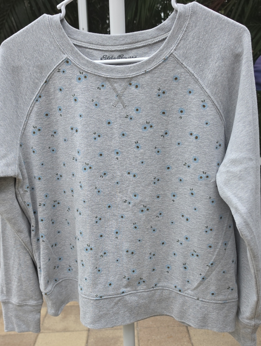 EDDIE BAUER Light Grey Crewneck Sweatshirt with Blue Floral Dots